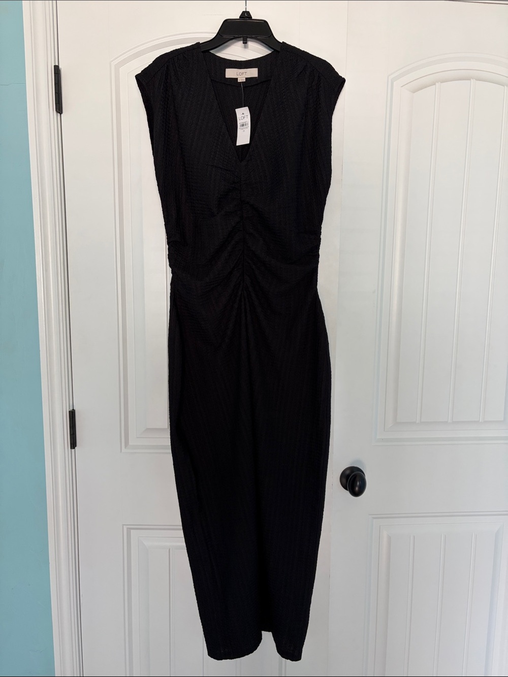 Ann Taylor Loft Ruched Textured Dress M Medium Black V-neck